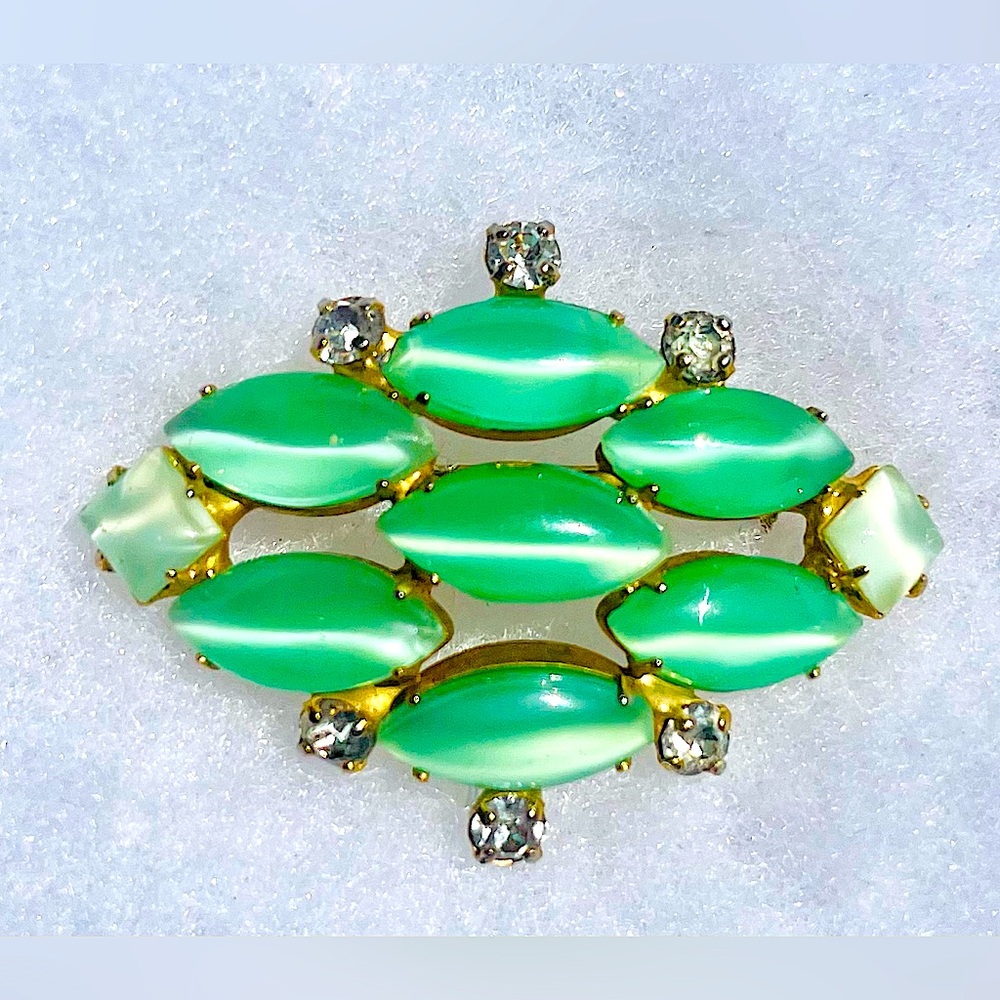 Brilliant vintage Brooch